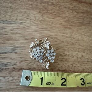 Vintage Rhinestone Gold Brooch